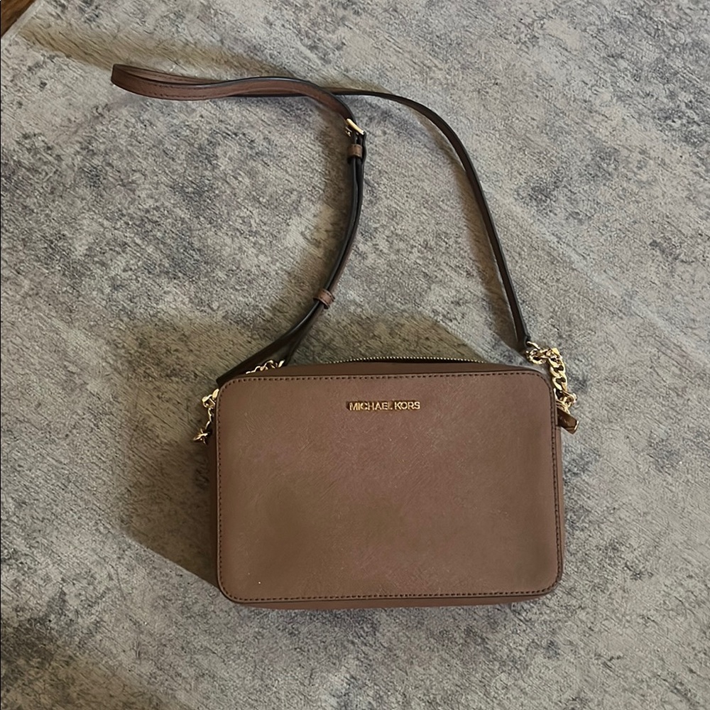 Michael Kors JetSet Crossbody Bag
